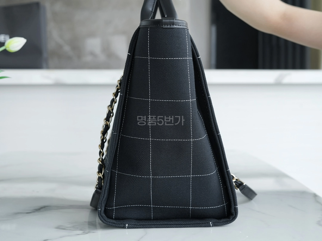 샤넬 맥시 쇼퍼 코튼 카프스킨 골드메탈 블랙 상품 이미지 8
